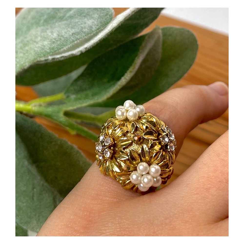 Banana Republic Antique Design Gold Toned Floral Pearl Mid-Century Size 6 Ring